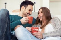 Fragen für Paare beim entspannten Kaffeeplausch (Foto: AdobeStock - 147604581 ivanko80)