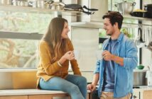 Fragen an den Partner: Kaffeegenuss als Schlüssel zu gemeinsamen Erinnerungen (Foto: AdobeStock 499027748 Adene Sanchezpeopleimages.com)